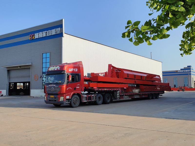 電動(dòng)葫蘆門(mén)式起重機(jī) 2臺(tái) MHxh10t—25m 外懸5/5m MHxh5t—23m 外懸4.5/4.5m 制作完成，發(fā)往青海交付客戶(hù)使用